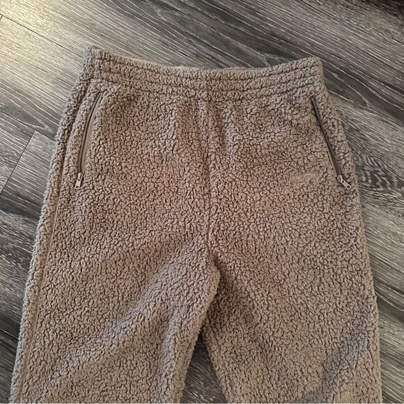 Skims Teddy jogger Track Pants in Desert - Picture 4 of 7
